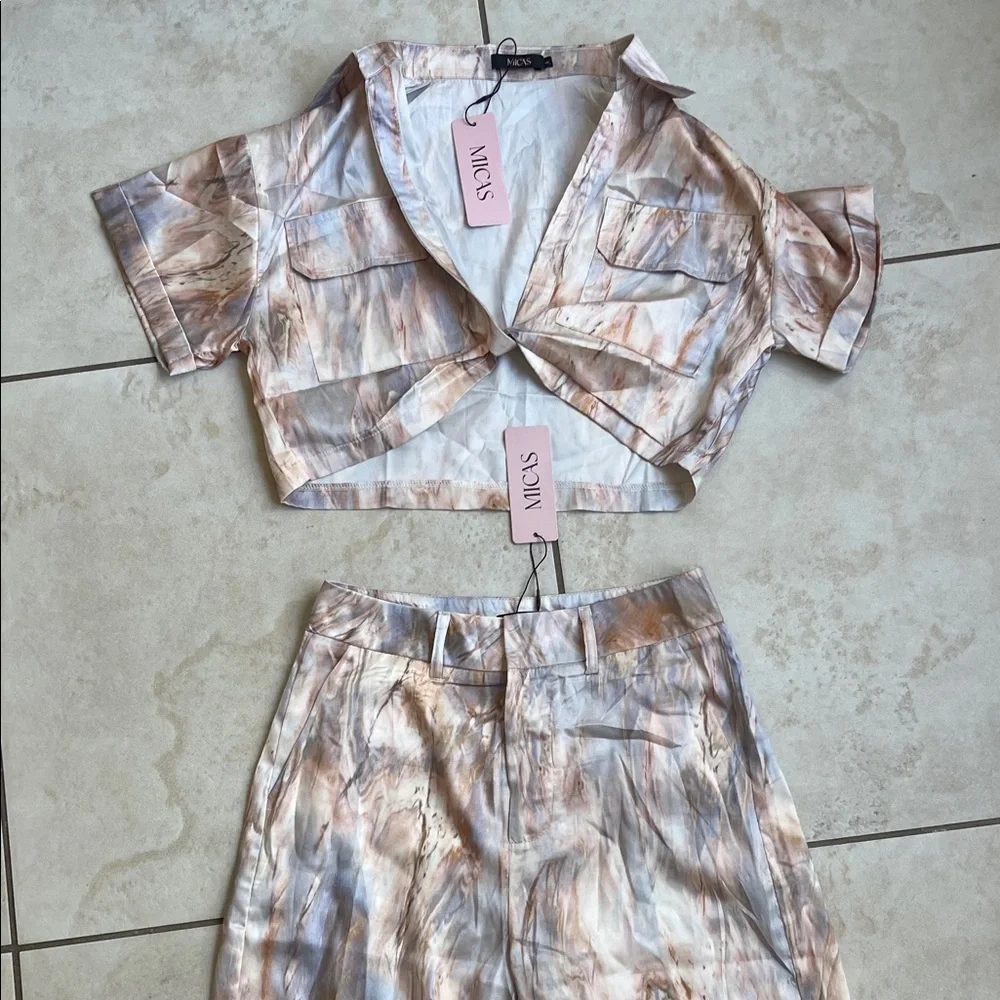 Micas Abstract Two-Piece Set - Picture 3 of 9